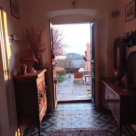 Villa The Yellow Mansion! αγιος γεώργιος νηλείας πήλιο *