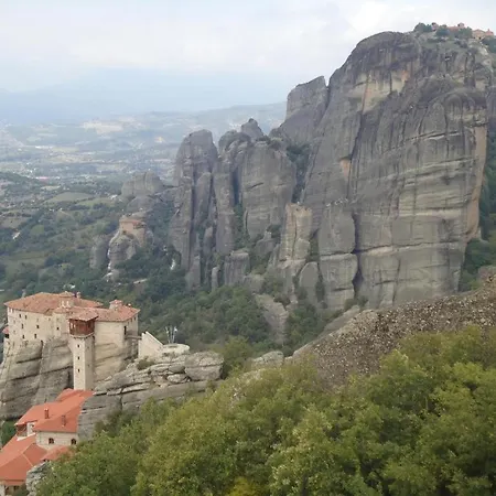 The Yellow Mansion! αγιος γεώργιος νηλείας πήλιο Agios Georgios Nileias