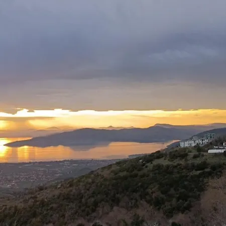 Villa The Yellow Mansion! αγιος γεώργιος νηλείας πήλιο *